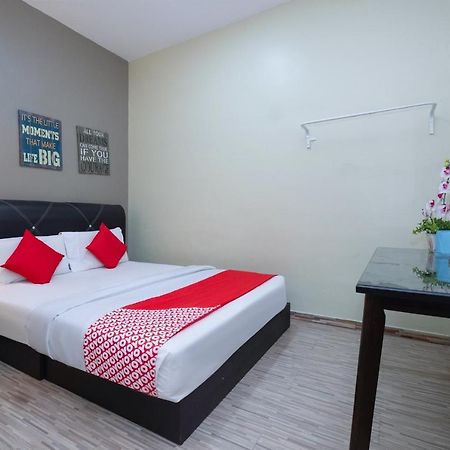 Oyo 89981 Nyamanya Hotel Kuantan Eksteriør bilde