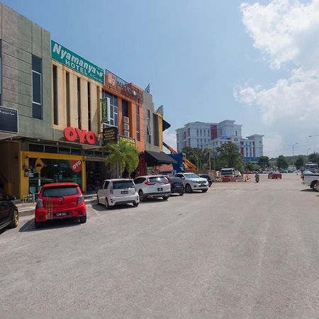 Oyo 89981 Nyamanya Hotel Kuantan Eksteriør bilde