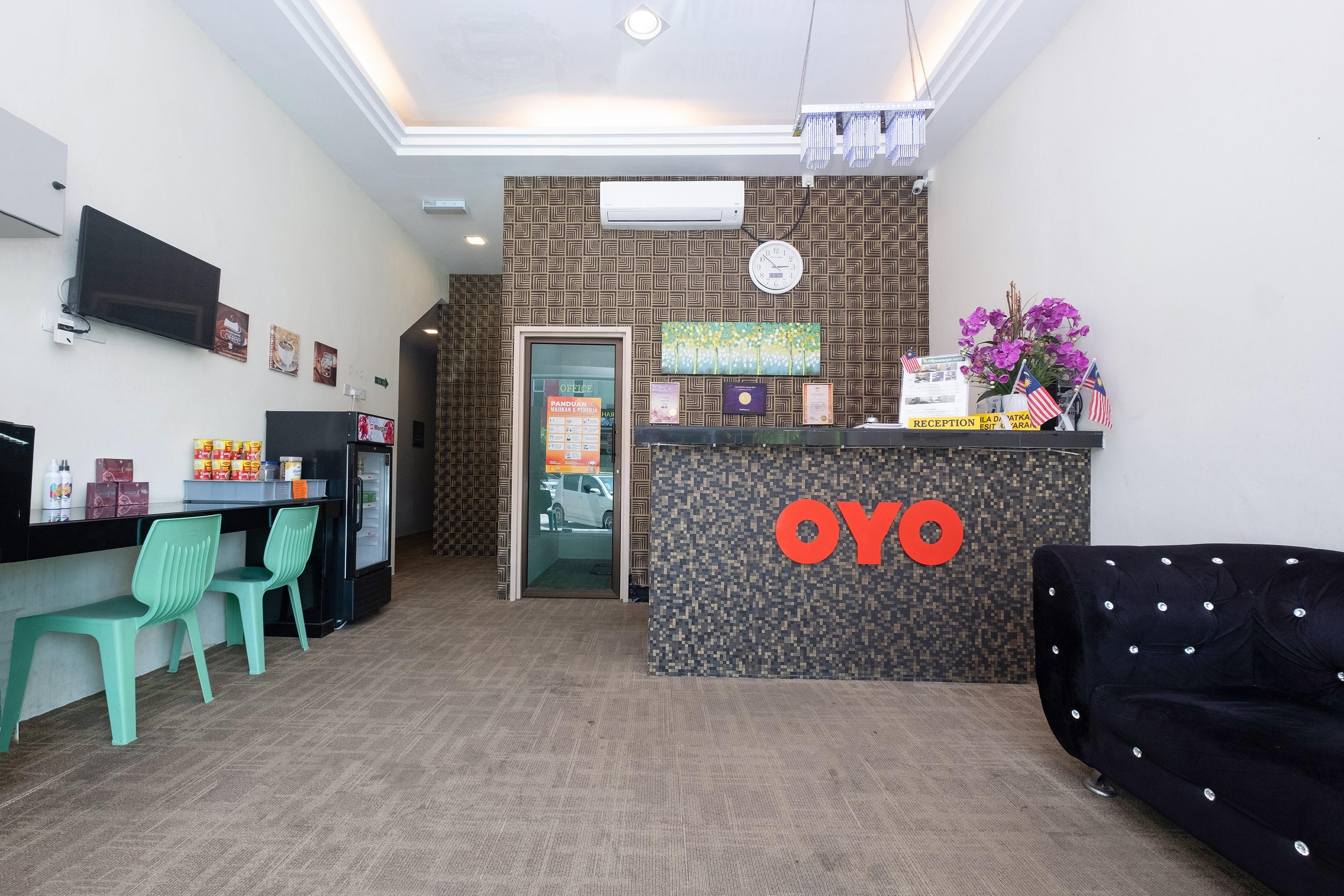 Oyo 89981 Nyamanya Hotel Kuantan Eksteriør bilde