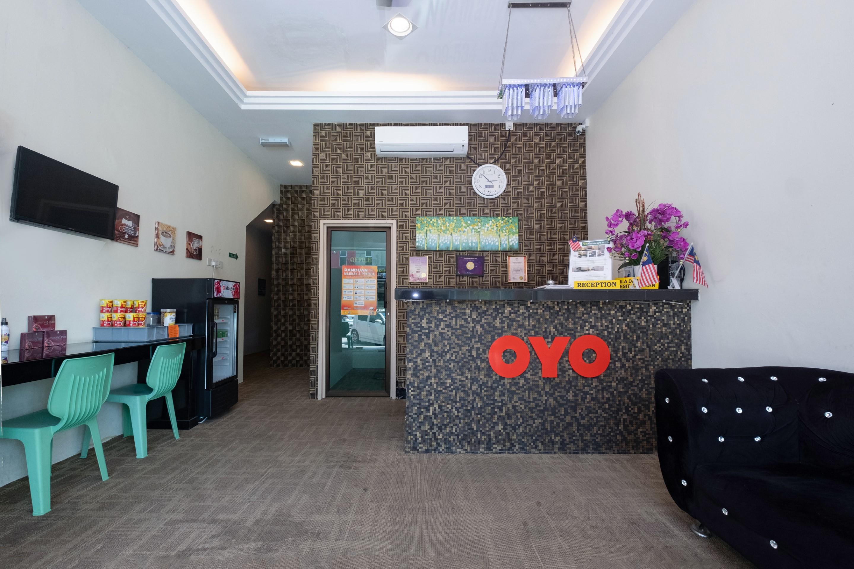 Oyo 89981 Nyamanya Hotel Kuantan Eksteriør bilde